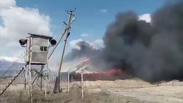 Yesterday's conflict between the Chinese investor managed company G.L. Makmal Developing and local population in southeastern district of Toguz-Toro in Kyrgyz Republic. 3 policemen were injured. Protests here took off in February. Fierce resistance.    