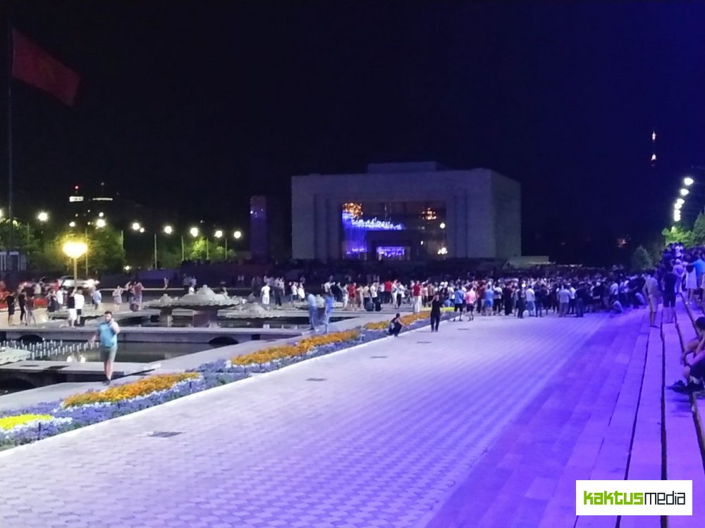Many aggressive young men among protesters in Bishkek