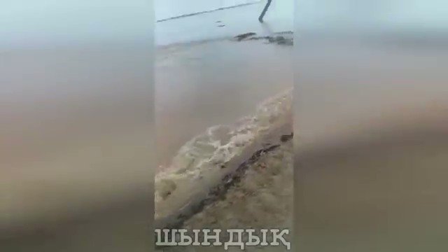 Kazakh locals last weekend attempting to stop water inflow from Uzbekistan which flooded several villages in the bordering district