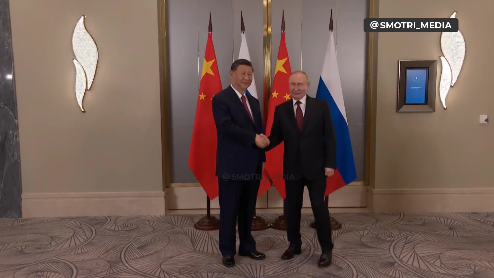 Putin begins negotiations with Xi Jinping.
