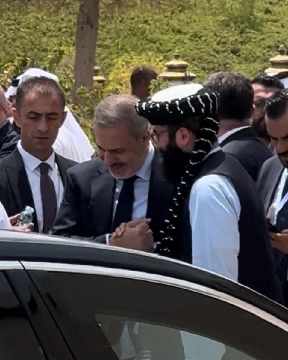 El ministro turco de Asuntos Exteriores, Hakan Fidan, se reunió con Enes Haqqani, uno de los líderes talibanes, en Doha, capital de Qatar, a donde acudió al funeral de Ismail Haniye.