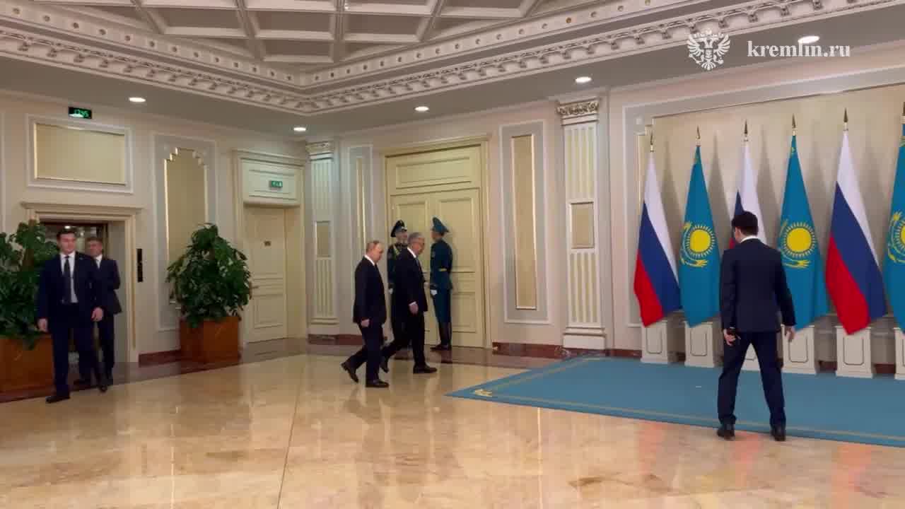 Putin traf sich während seines Besuchs in Astana mit Tokajew