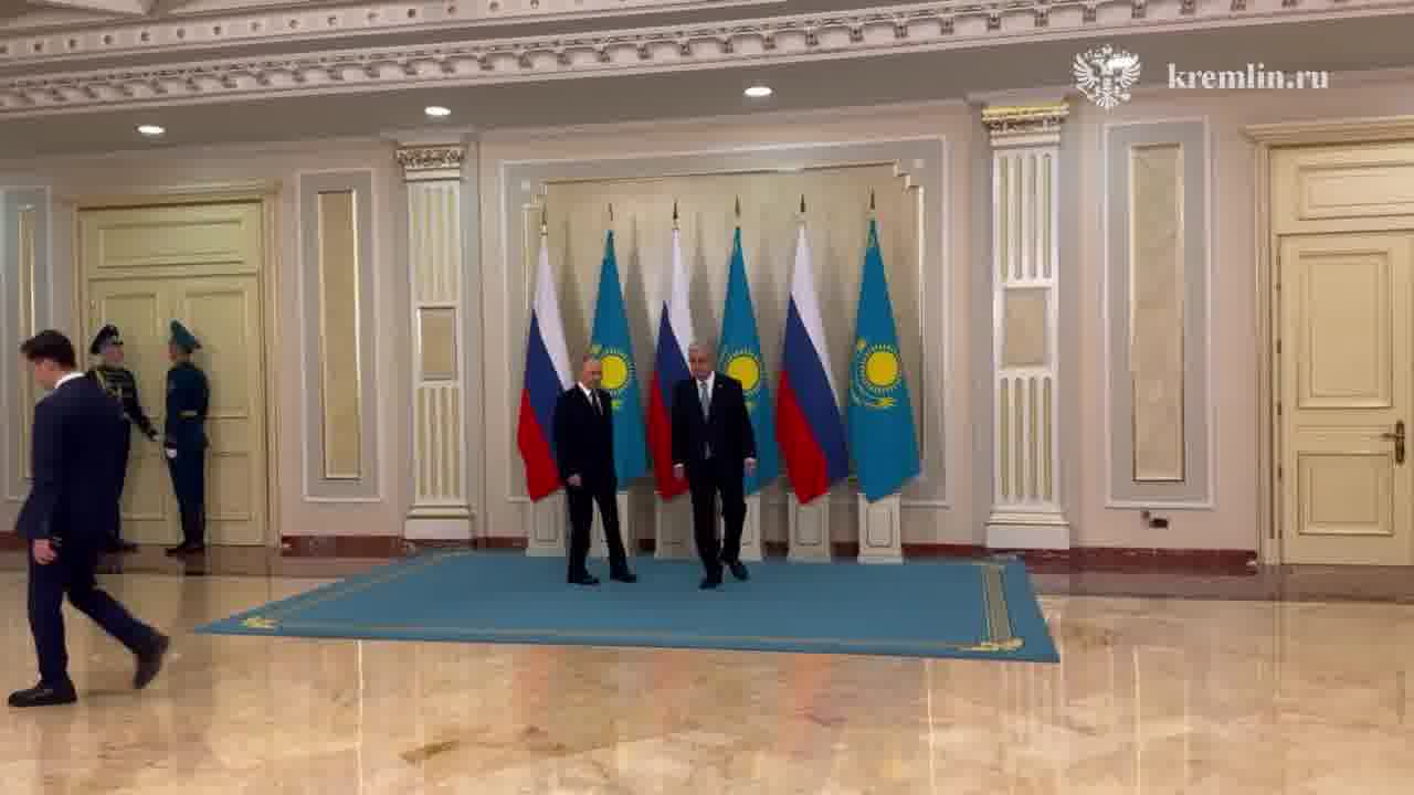 Putin traf sich während seines Besuchs in Astana mit Tokajew