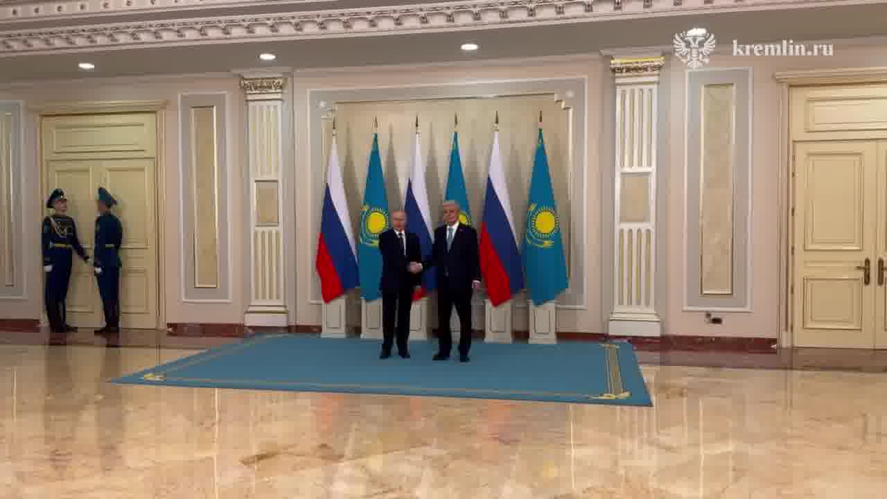 Putin traf sich während seines Besuchs in Astana mit Tokajew