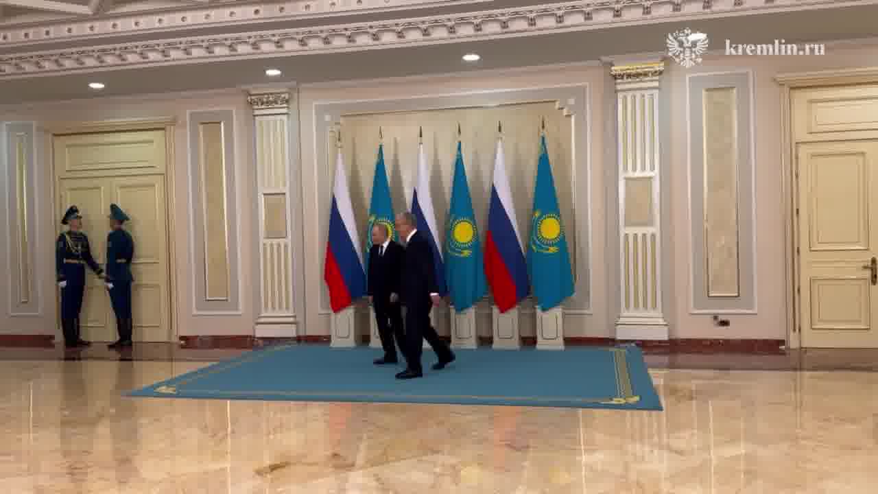 Putin traf sich während seines Besuchs in Astana mit Tokajew