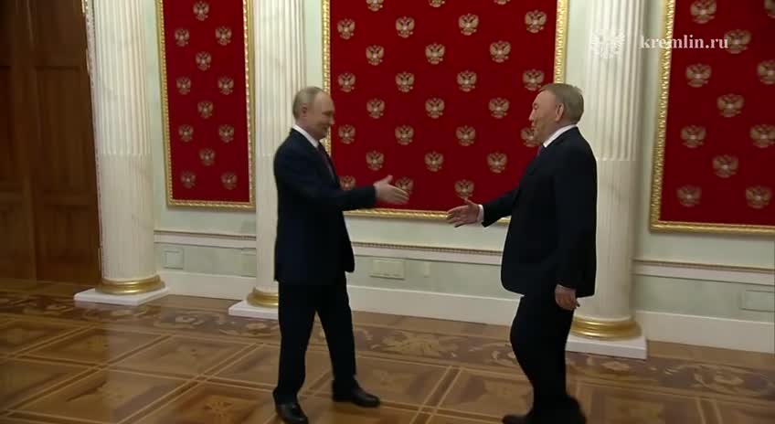 Putin spotkał się na Kremlu z pierwszym prezydentem Kazachstanu Nursułtanem Nazarbajewem