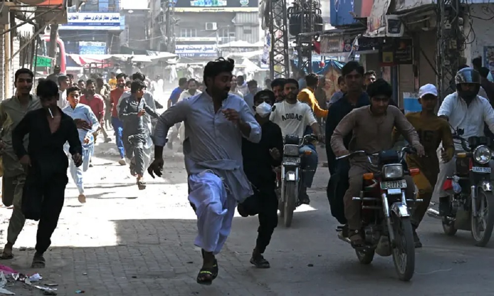 Islamic Emirate reacts to Pakistani army shooting at TLP protesters. Islamic Emirate of Afghanistan (IEA) on Monday expressed condolences following the shooting of protesters by Pakistani forces, which resulted in civilian deaths and injuries